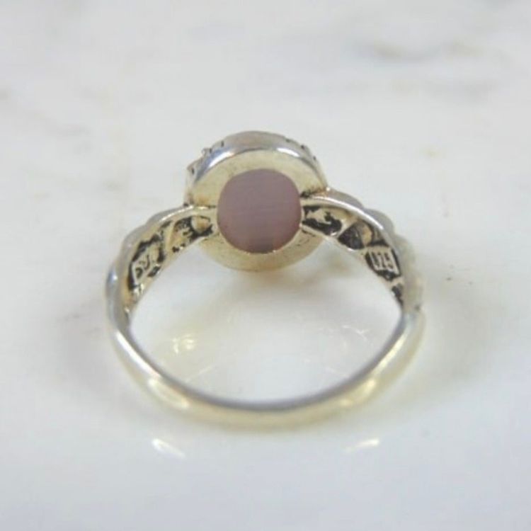 Silver Ring With Purple Oval Stone And Leaf Design imagen 2