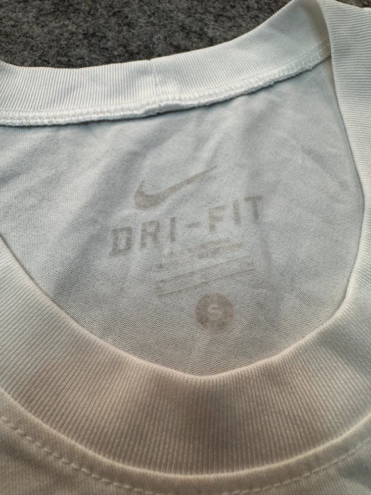 T-shirt Nike classica bianca S image 4