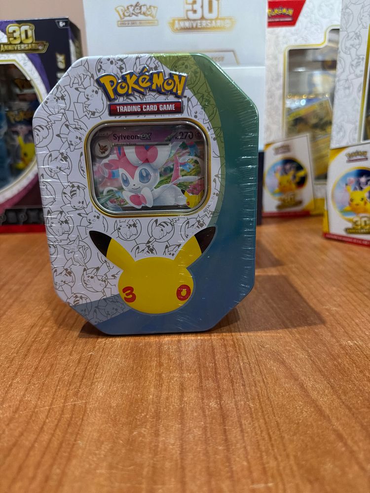 Pokemon tin 30th  sylveon  image 1