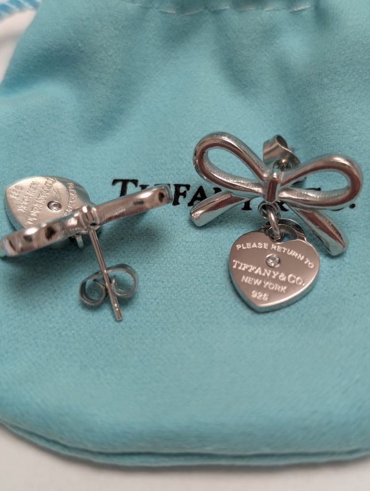 Silver Bow Heart Earrings obraz 3