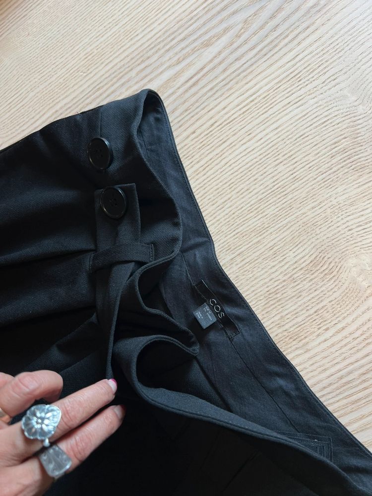 Immagine di COS - Wide Leg Culotte Trousers - Tailored Minimalist Belted - Premium Fabric - 129 € 7
