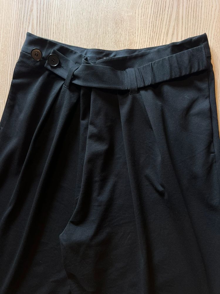 Immagine di COS - Wide Leg Culotte Trousers - Tailored Minimalist Belted - Premium Fabric - 129 € 3