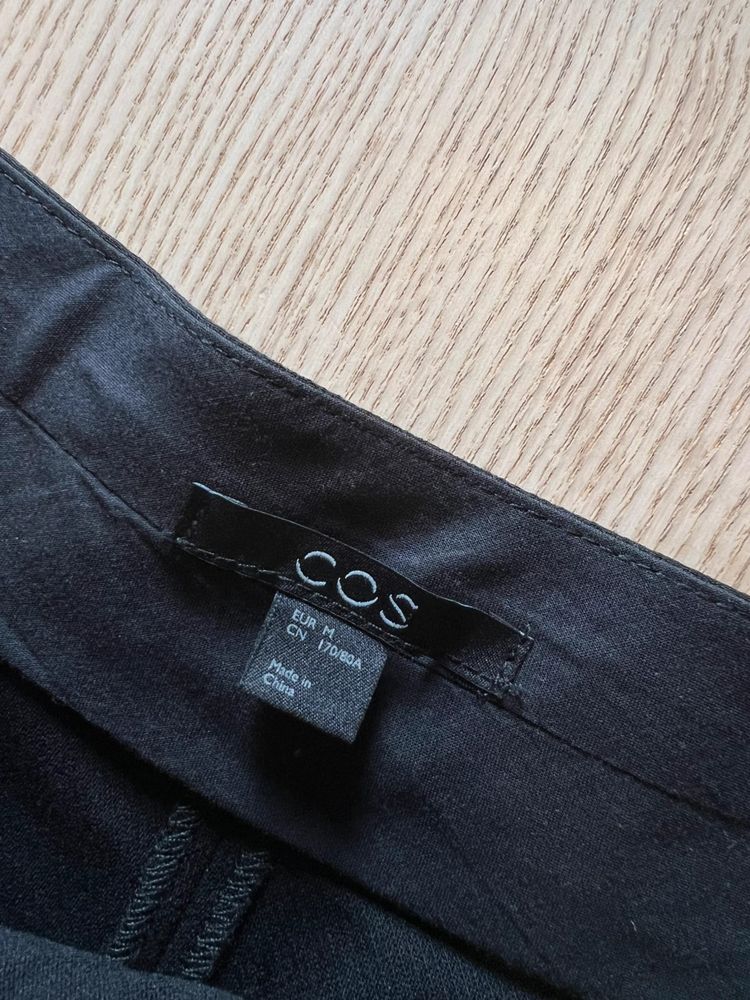 Immagine di COS - Wide Leg Culotte Trousers - Tailored Minimalist Belted - Premium Fabric - 129 € 6