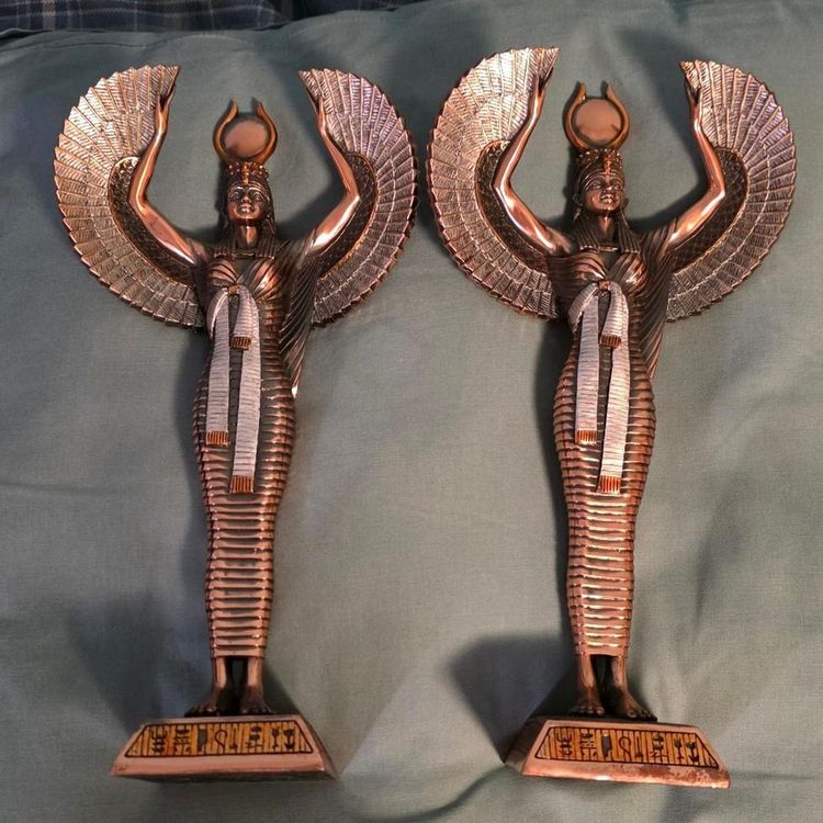 Egyptian Isis Goddess Statue Pair £15