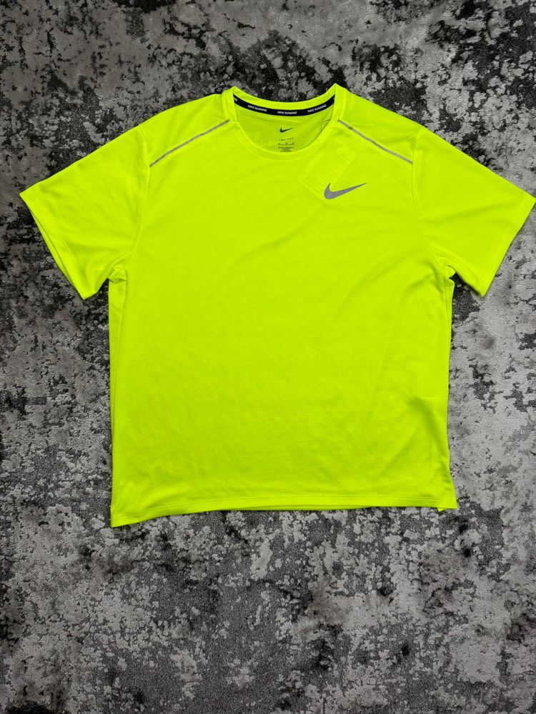 Nike 1.0 volt miler