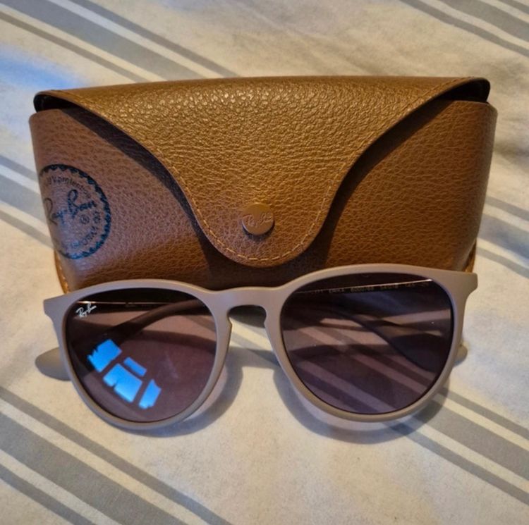 Ray-Ban Sunglasses With Case