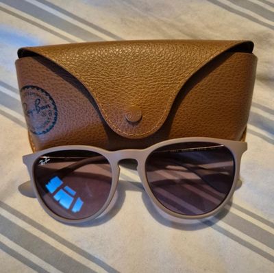 Ray-Ban Sunglasses With Case
