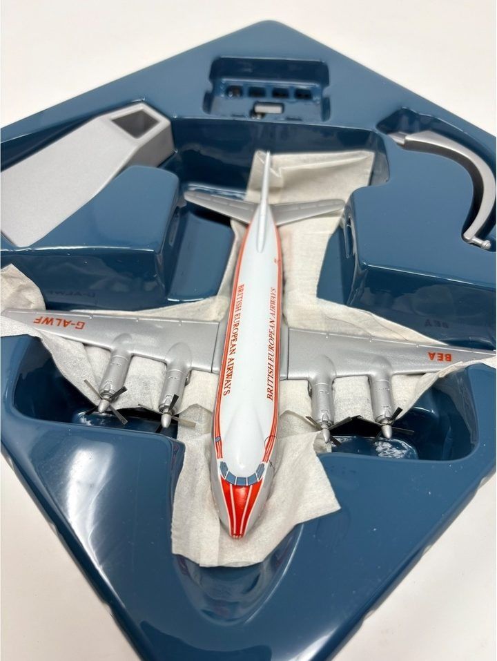 Classic Propfliners Model Airplane image 3