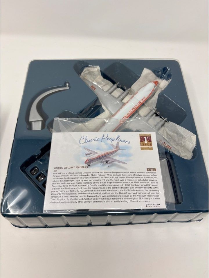 Classic Propfliners Model Airplane image 1