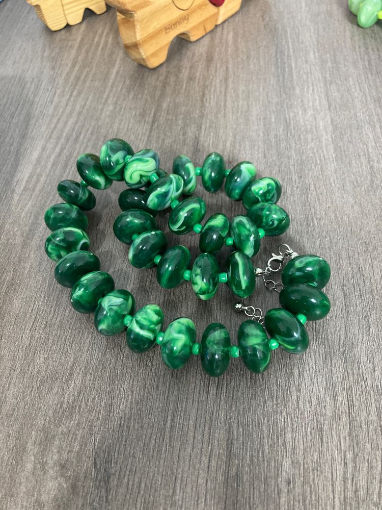 Green Beaded Necklace image 1