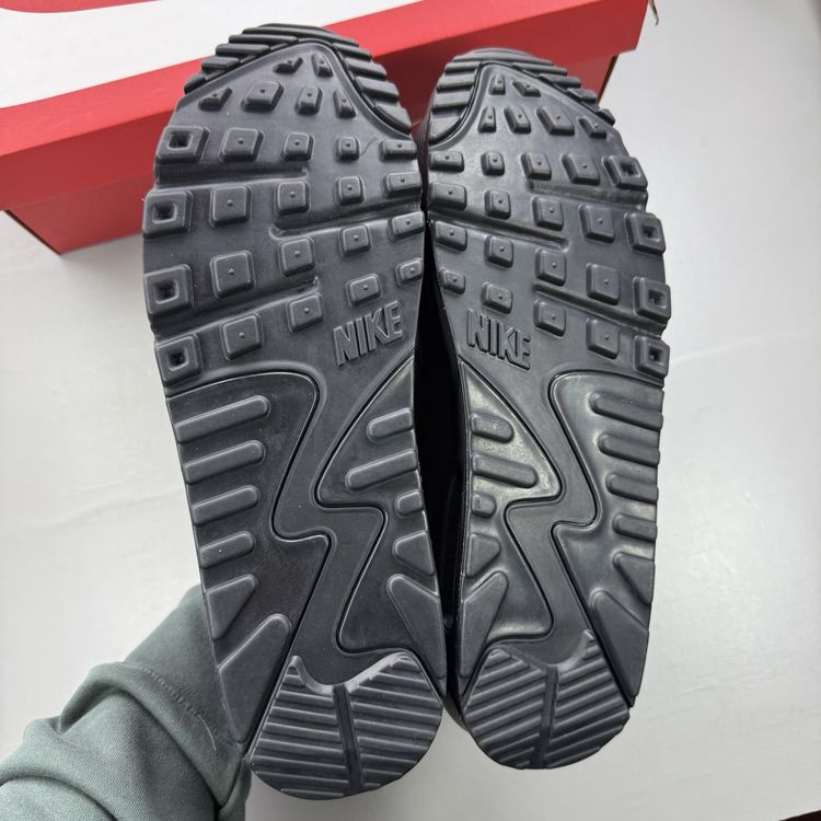 Nike Air Max 90 Size UK 11 Drift Triple Black Men's Trainers HQ1416-001 image 8