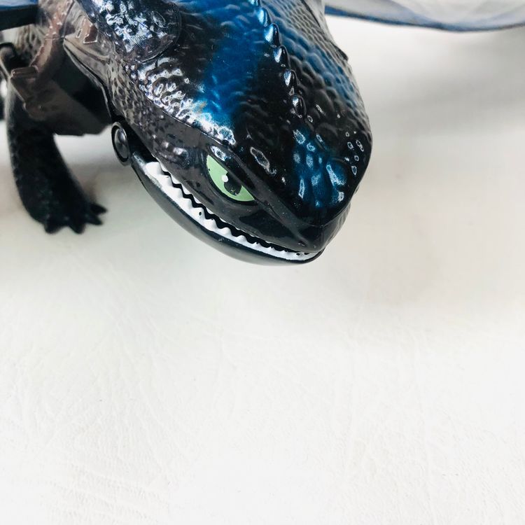 Spin Master Blue Toothless How to Train Your Dragon 2 Fire Breathing - Missing Tail image 4
