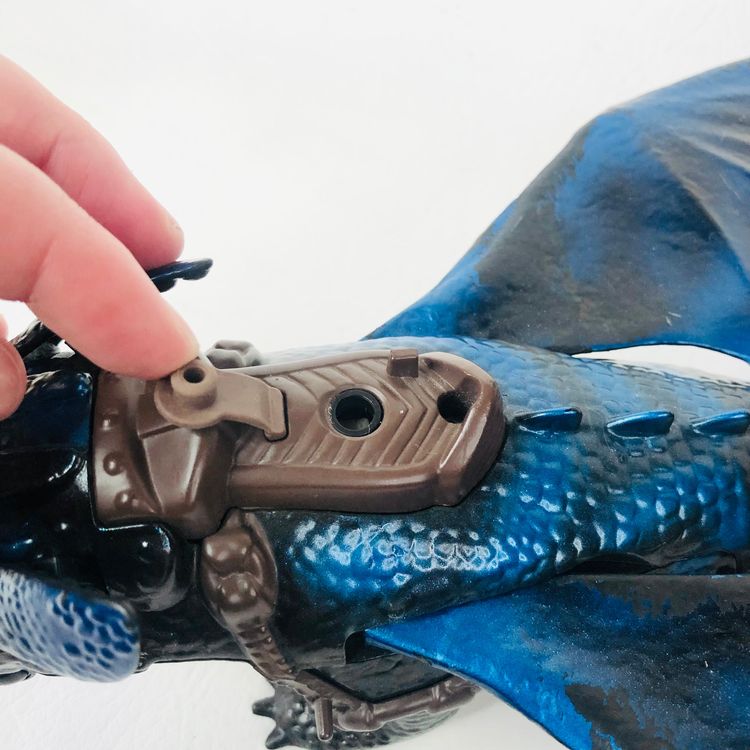 Spin Master Blue Toothless How to Train Your Dragon 2 Fire Breathing - Missing Tail image 3