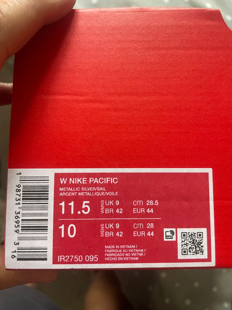 Nike  Woman’s Pacific Sneakers image 3