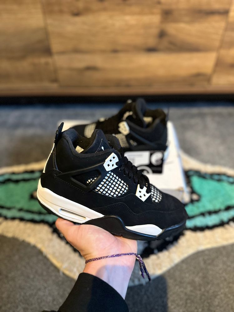 Nike Air Jordan 4 “White Thunders” U.K. 4GS image 1