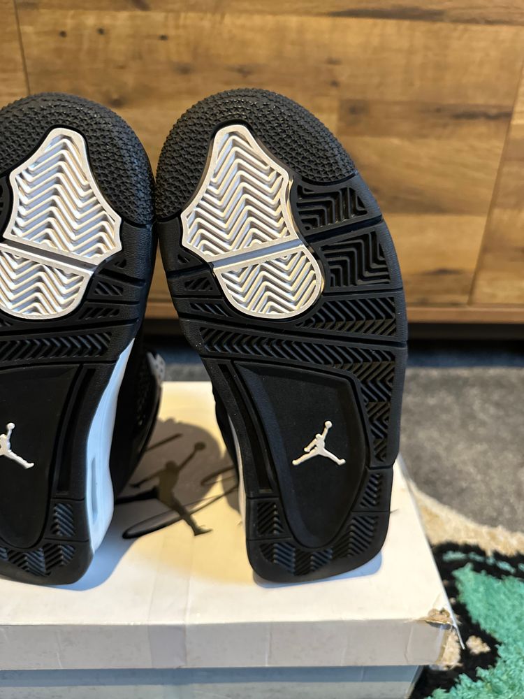 Nike Air Jordan 4 “White Thunders” U.K. 4GS image 5