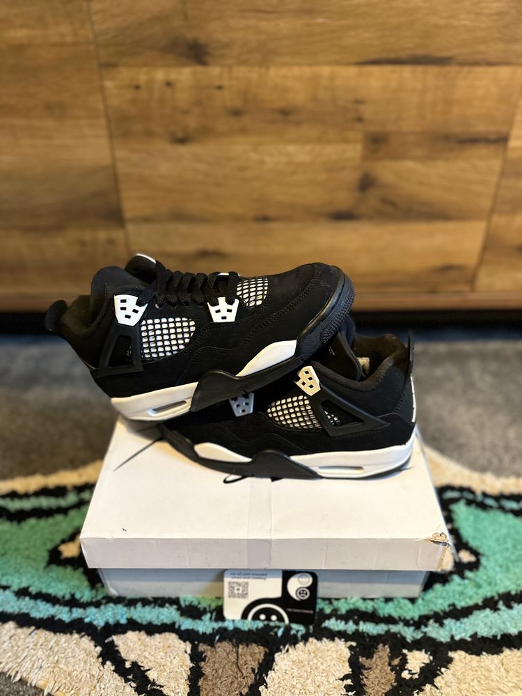 Nike Air Jordan 4 “White Thunders” U.K. 4GS image 2