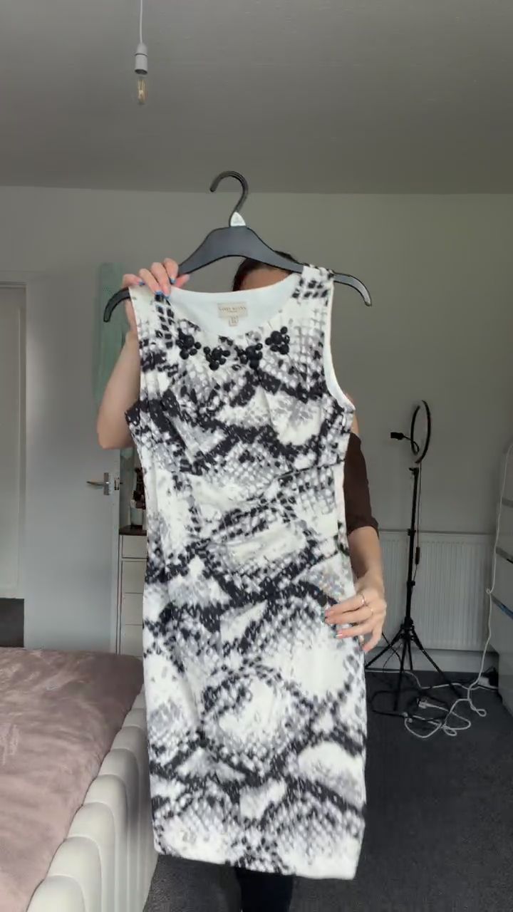 Immagine di Karen Millen Silk Dress 1