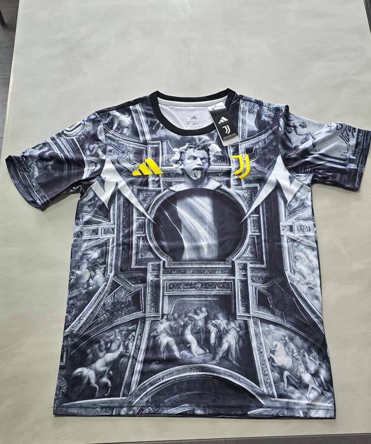 Juventus Football Jersey image 1