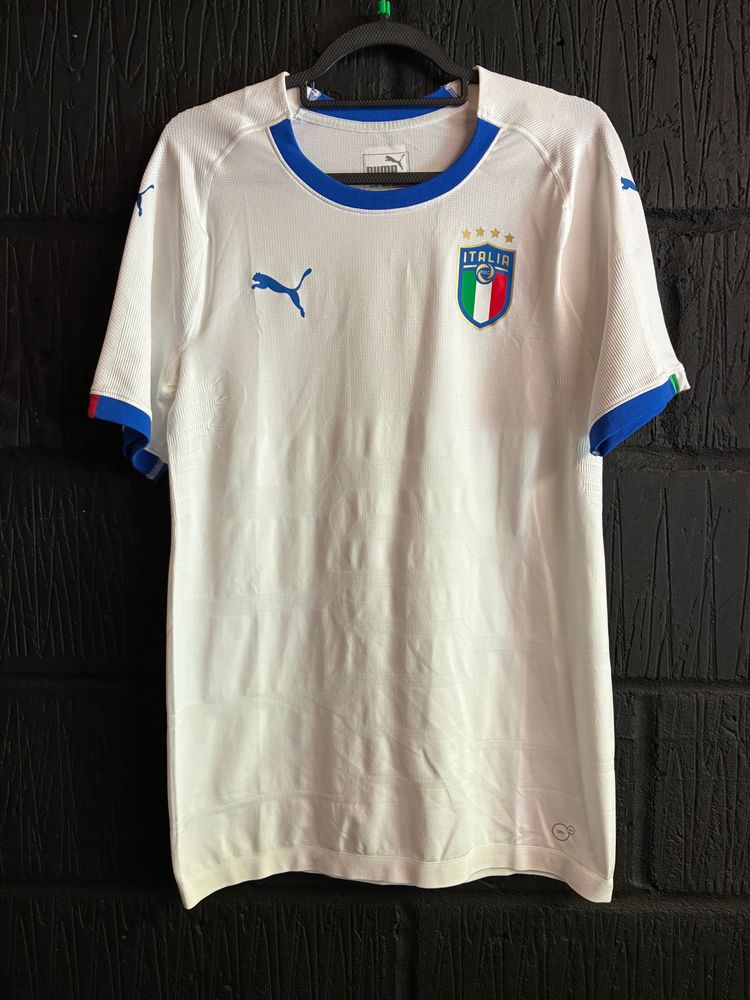 Italy 2018 Away Shirt - Large