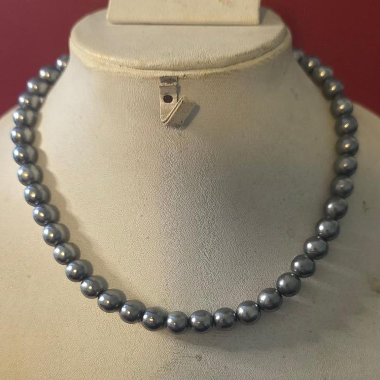 Immagine di Grey Pearl Necklace glass 4