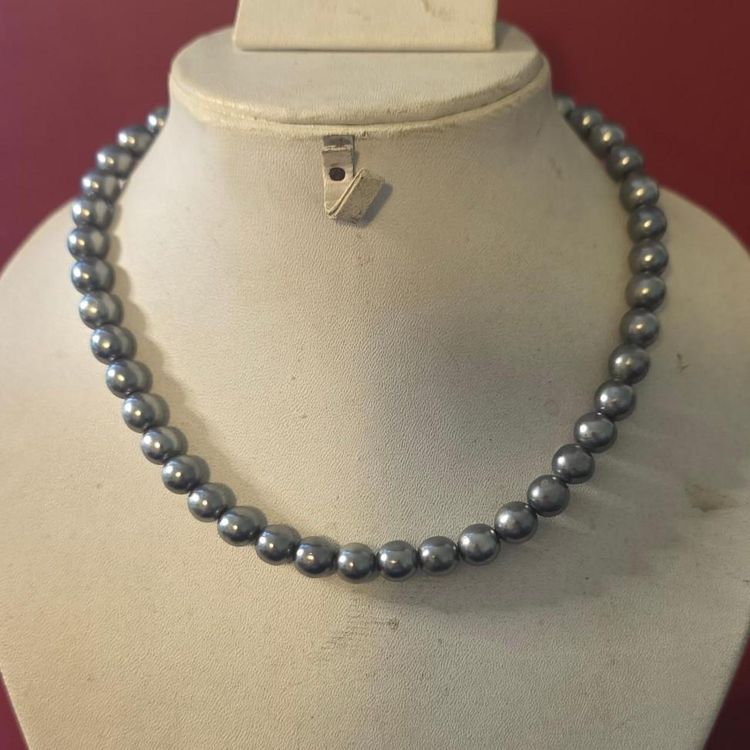 Immagine di Grey Pearl Necklace glass 2