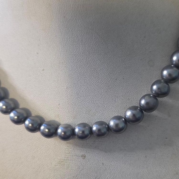 Immagine di Grey Pearl Necklace glass 5
