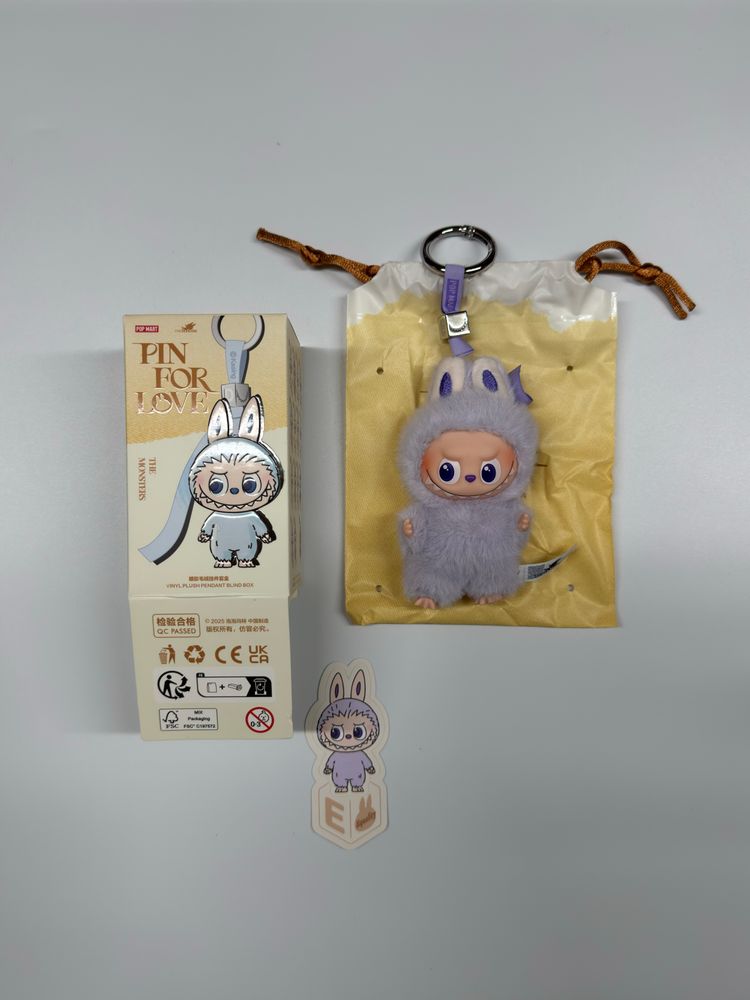 Labubu Pin For Love (E)