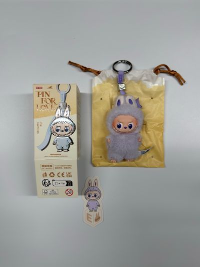 Labubu Pin For Love (E)