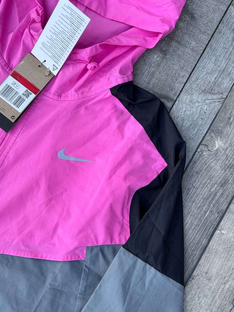 Nike Repel UV Packable Hooded Windrunner Jacket - ‘Playful Pink’ - Size Large   imagen 7
