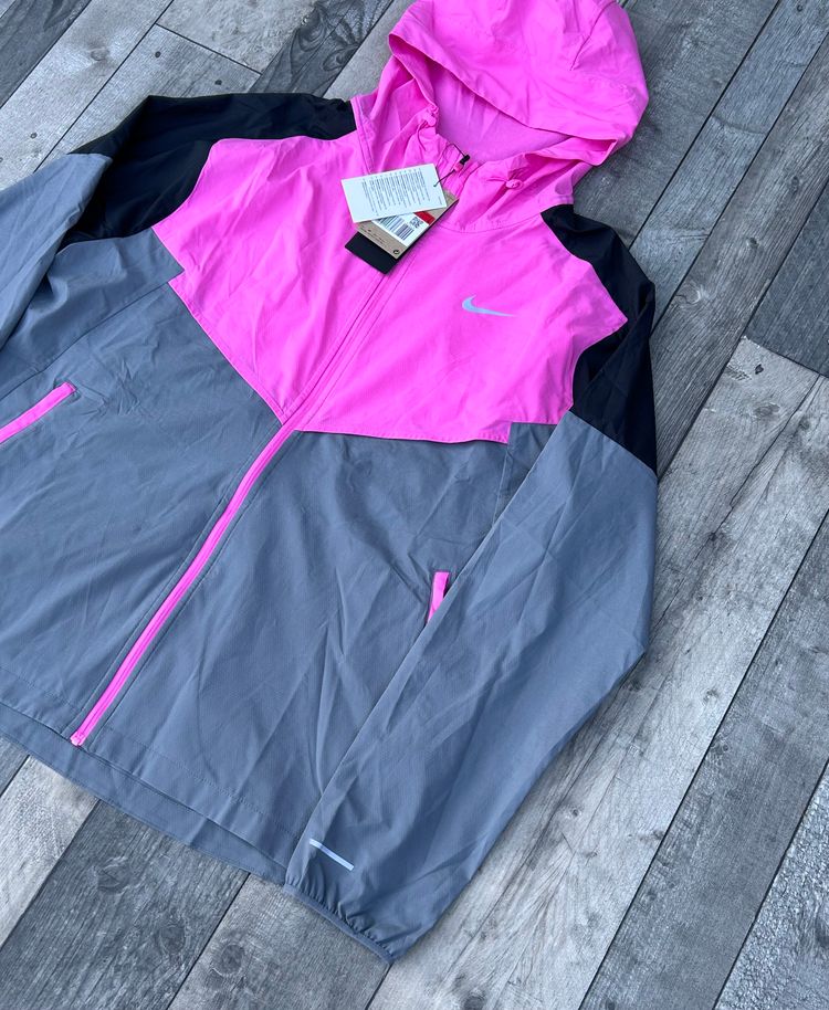 Nike Repel UV Packable Hooded Windrunner Jacket - ‘Playful Pink’ - Size Large   imagen 3