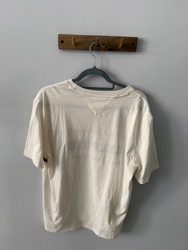 Tommy Hilfiger Cream T-Shirt With Red Stripes And Logo 4
