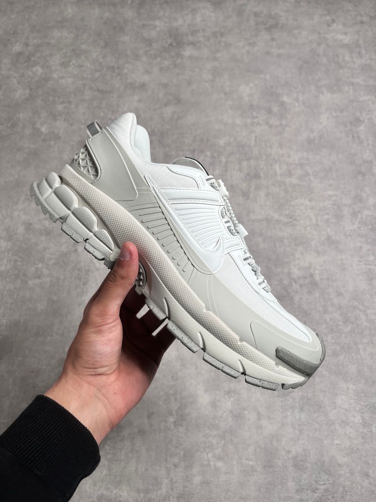Nike Zoom Vomero 5 Roam 44,5