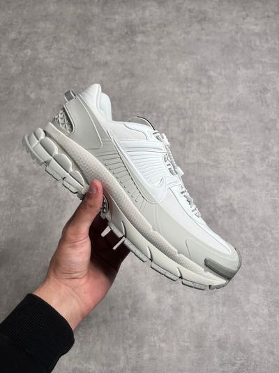 Nike Zoom Vomero 5 Roam 44,5