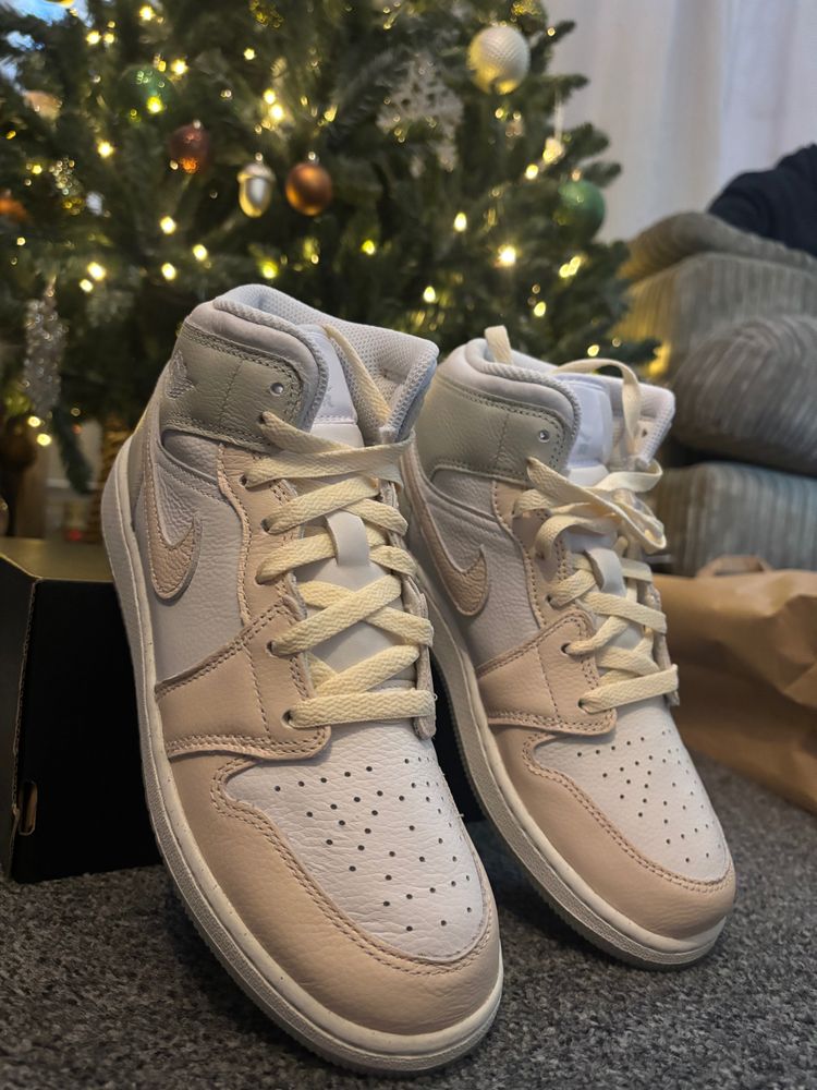 Air Jordan 1 Mid Se (Gs) Sneakers 2