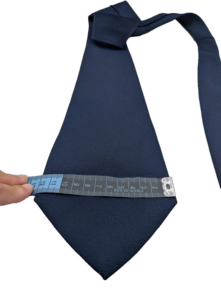Cravatta uomo blu navy tinta unita TSL – elegante classica, larghezza 8 cm image 5