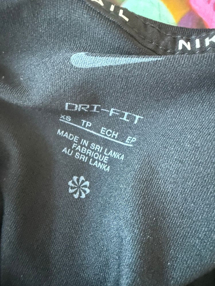 Nike Trail Long Sleeve Top size XS 6