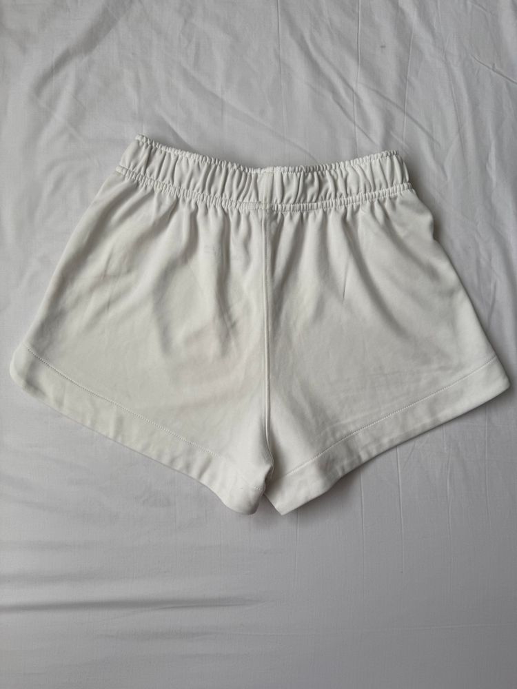 Zara White Shorts With Black Side Stripe imagen 4