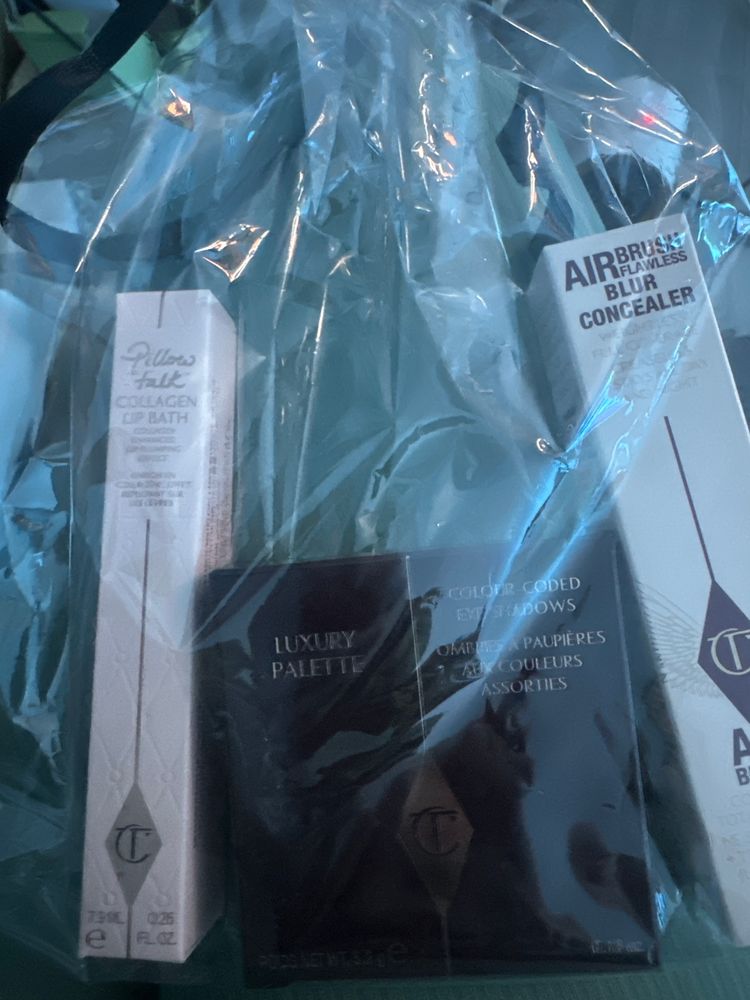 Charlotte Tilbury Luxury Palette And Airbrush Blur Concealer image 1