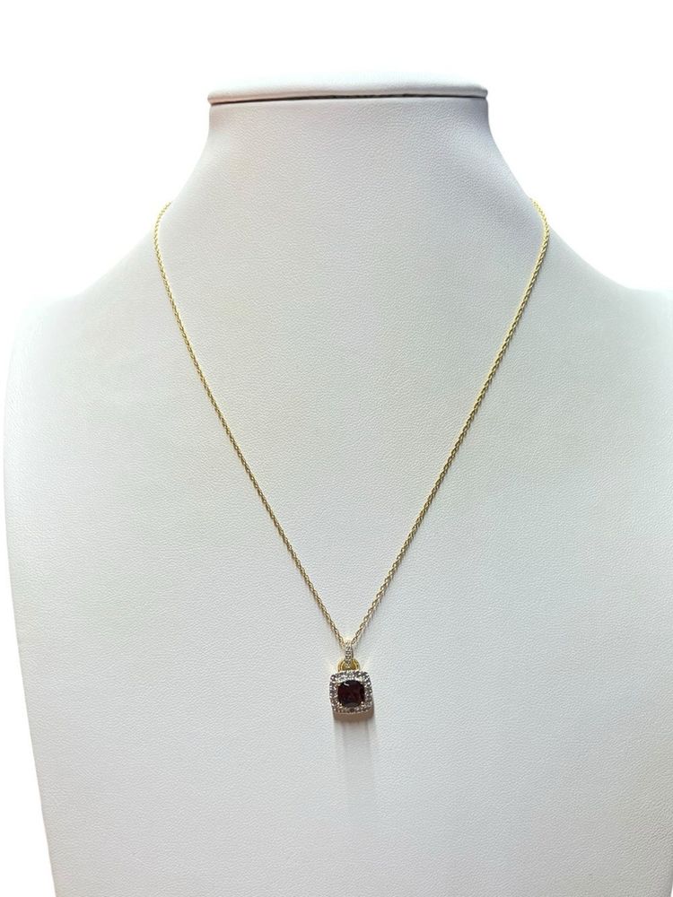 Gold Necklace With Pendant imagen 1