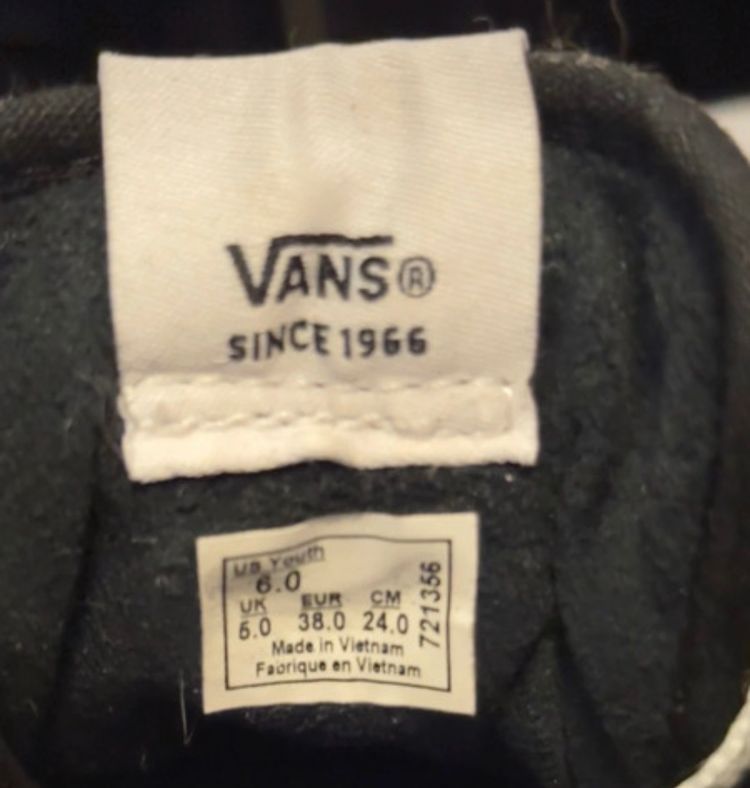 Immagine di Vans Black And White Mid-Top Sneakers 4