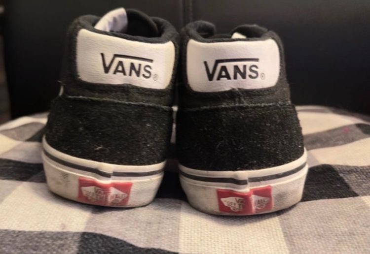 Immagine di Vans Black And White Mid-Top Sneakers 3