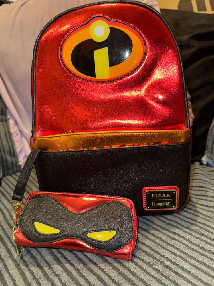 Pixar The Incredibles backpack and wallet set image 1