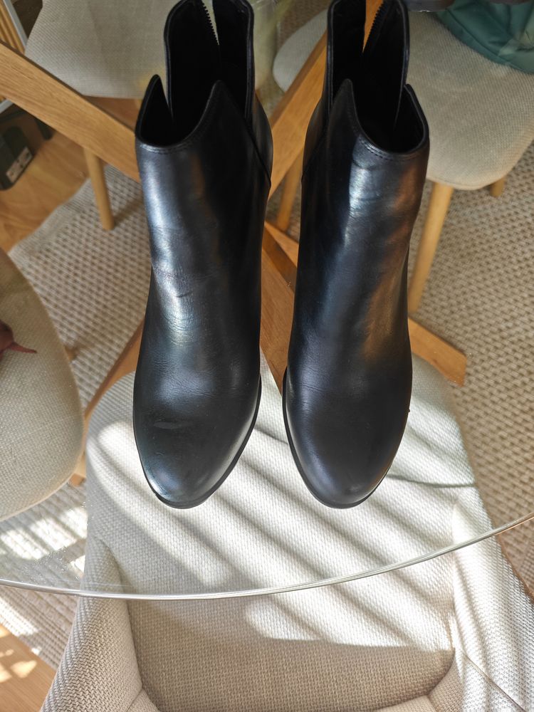 Aldo Black Leather Ankle Boots imagen 1