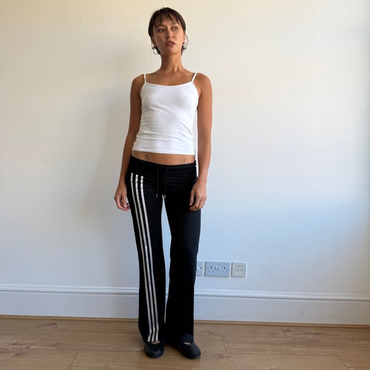 Black Adidas 3 stripe yoga pants - Size XS imagen 2