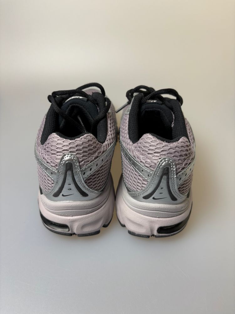 Nike Air Max Moto 2K Women'S Sneakers image 4