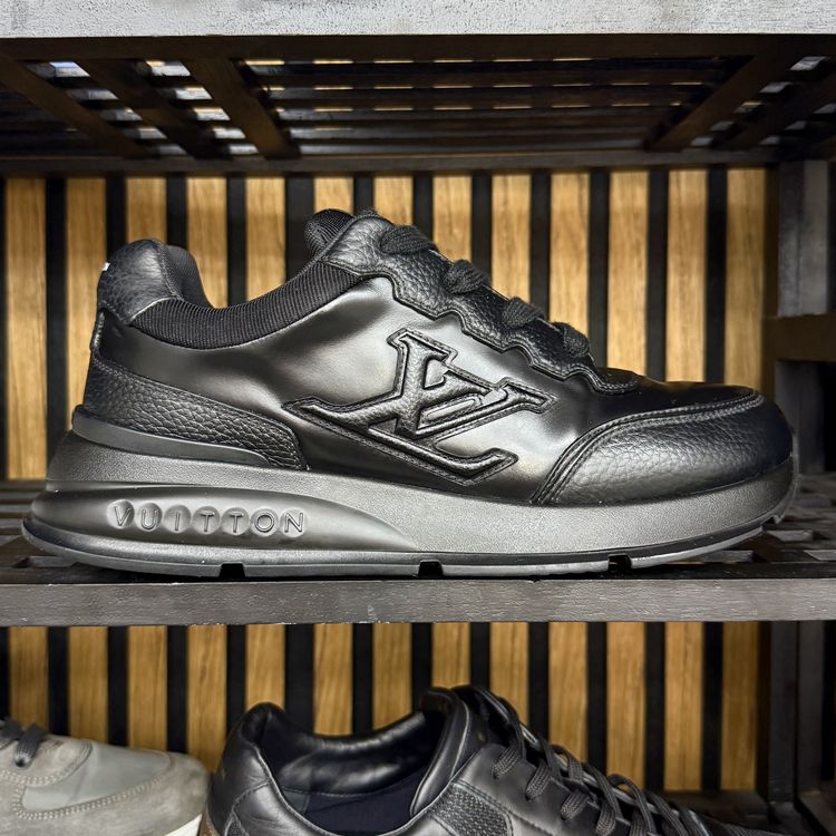 Louis Vuitton Classic UK 8.5