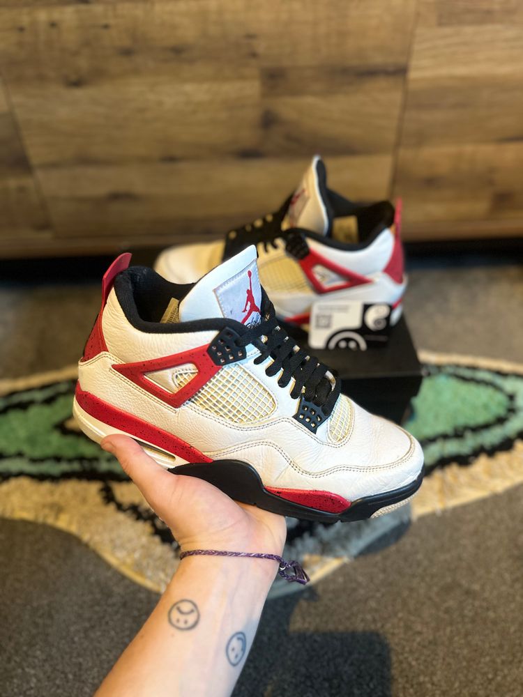 Nike Air Jordan 4 “ Red cements ” U.K. 8.5