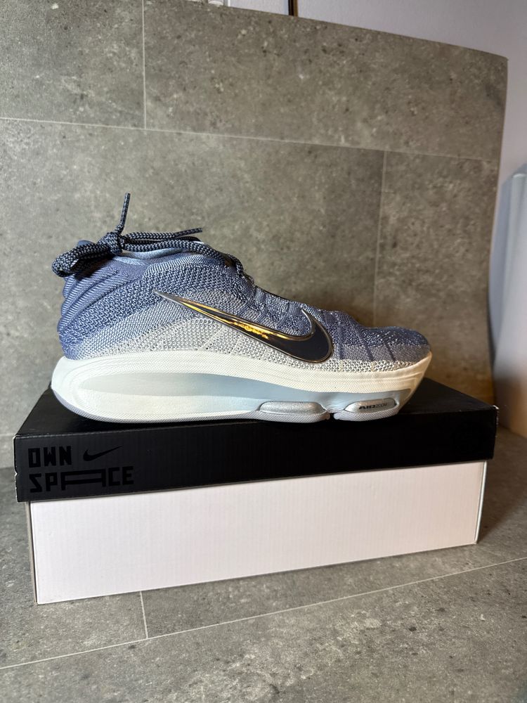 Nike Nike Athletic Shoe product image