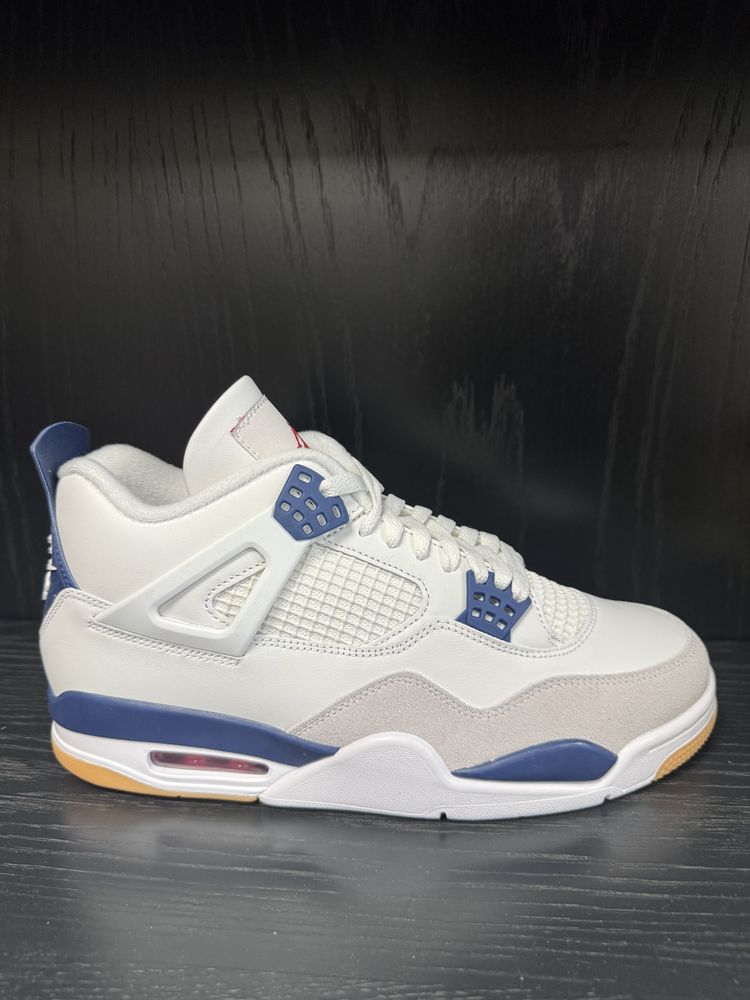 BRAND NEW - Jordan 4 Retro SB, Navy 